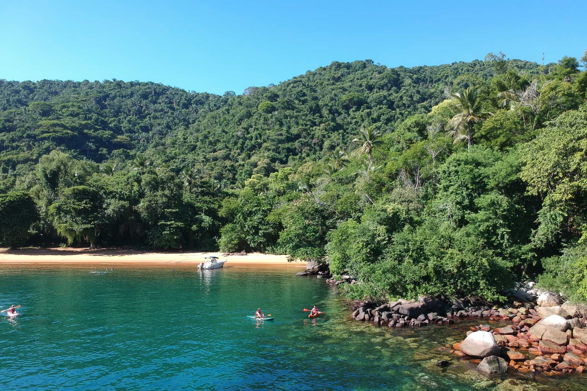 Passeio de caiaque em Ilha Grande